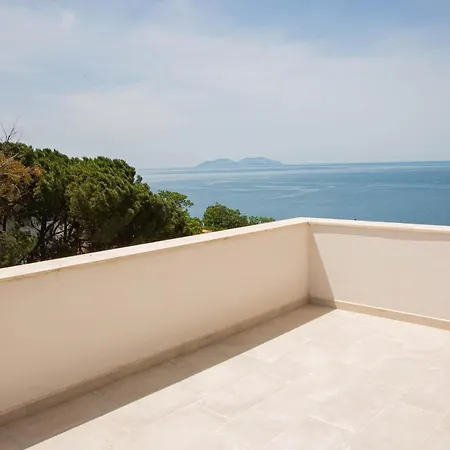 Aerial & Отель Влёра